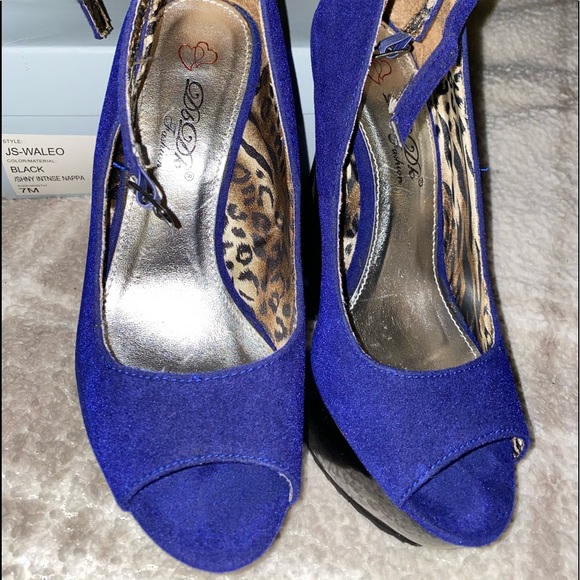 Jessica Simpson Unique Chunk Heels! - Picture 5 of 6